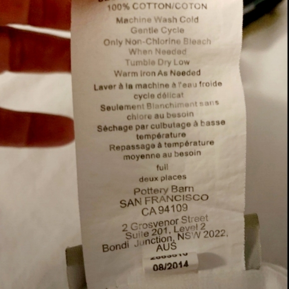 Pottery barn full bed skirt. 16" drop - Picture 4 of 5